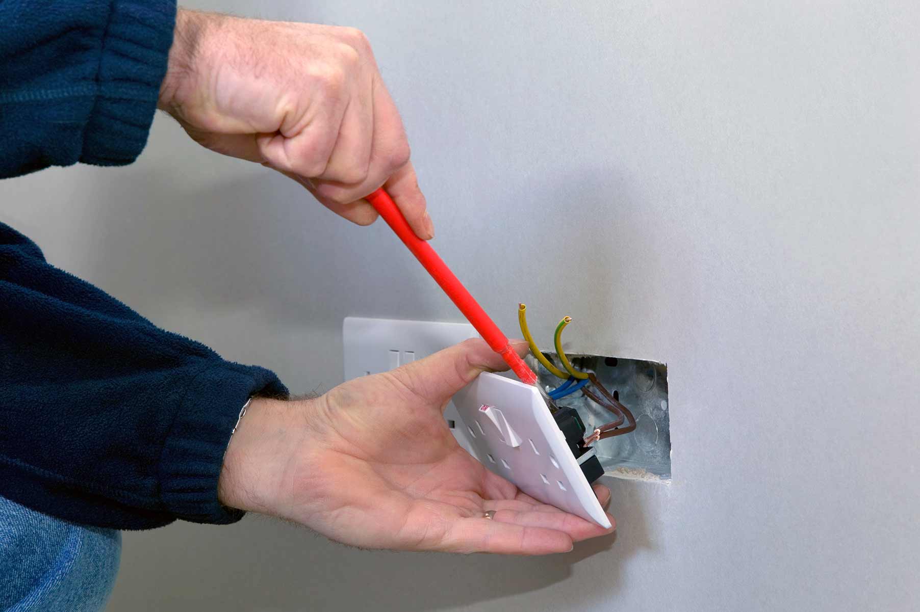 Our electricians can install plug sockets for domestic and commercial proeprties in Dronfield and the local area. 